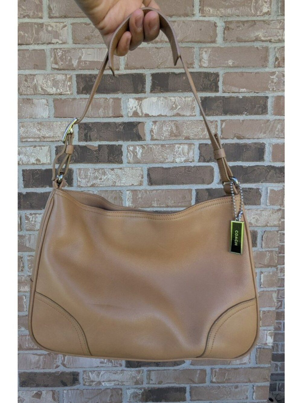 2001 Vintage Y2K Coach Girlie Leather Crescent Shoulder Hobo Bag Tan 8148
